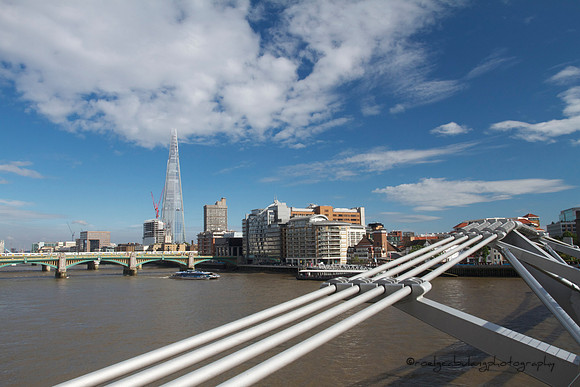 A Day at the Thames